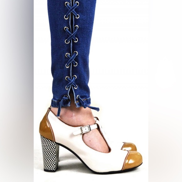 Mod Shoes The Dusty In Cream & Coffee
Patent Leather - Ladies Retro size 36 - Picture 2 of 12